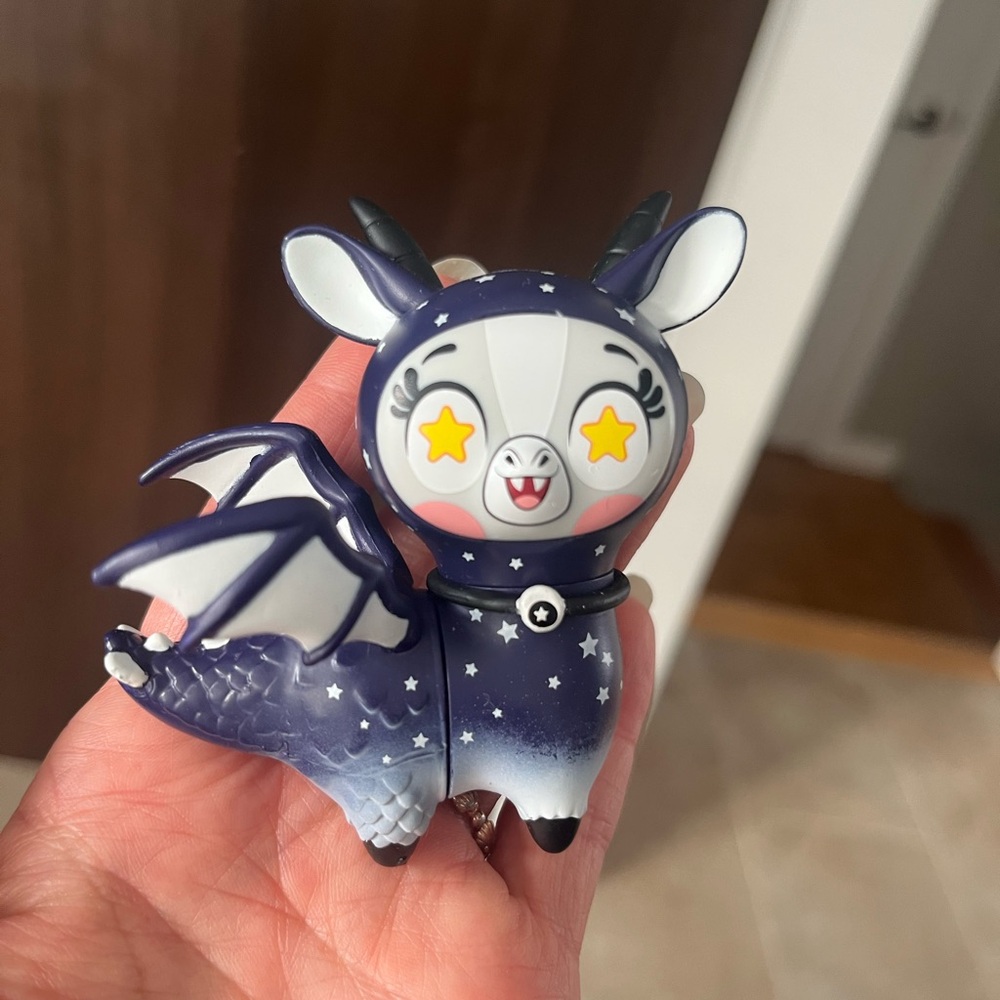 Funko Snapsies dragon